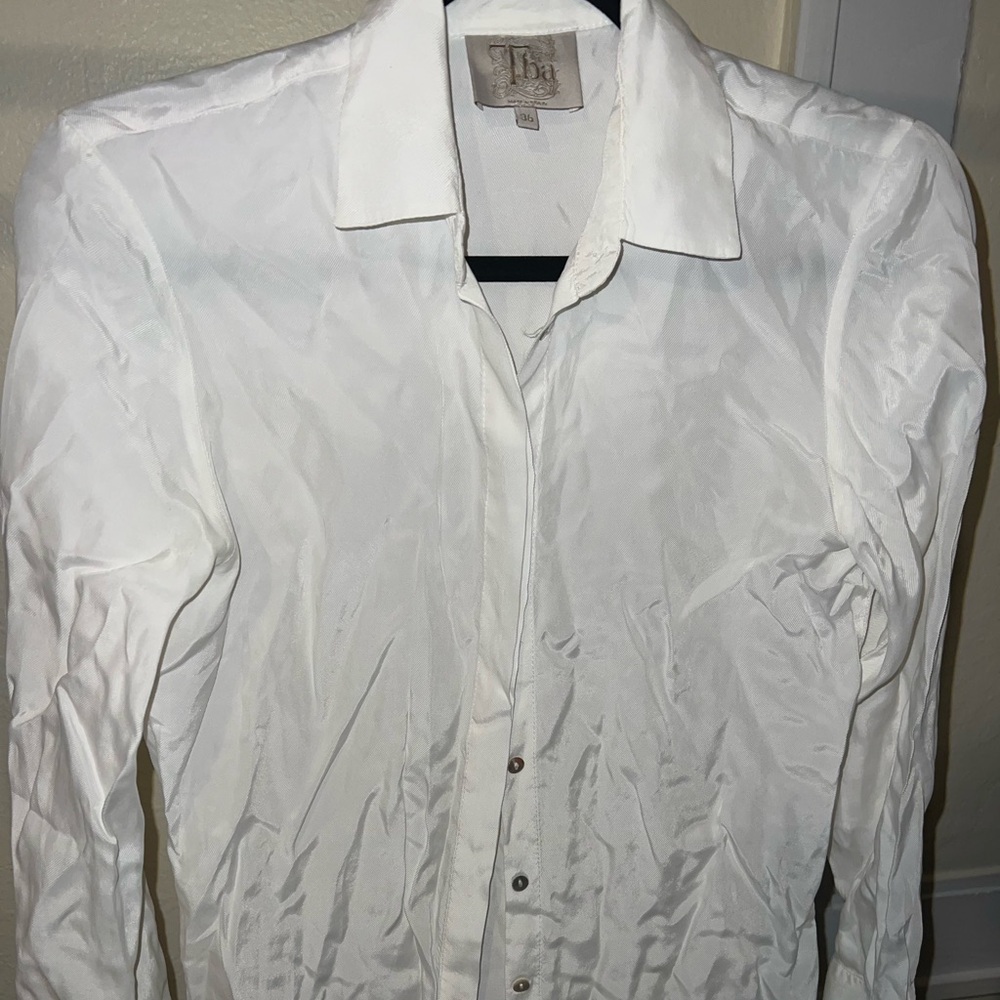 T.ba Women’s Button down shirt 36